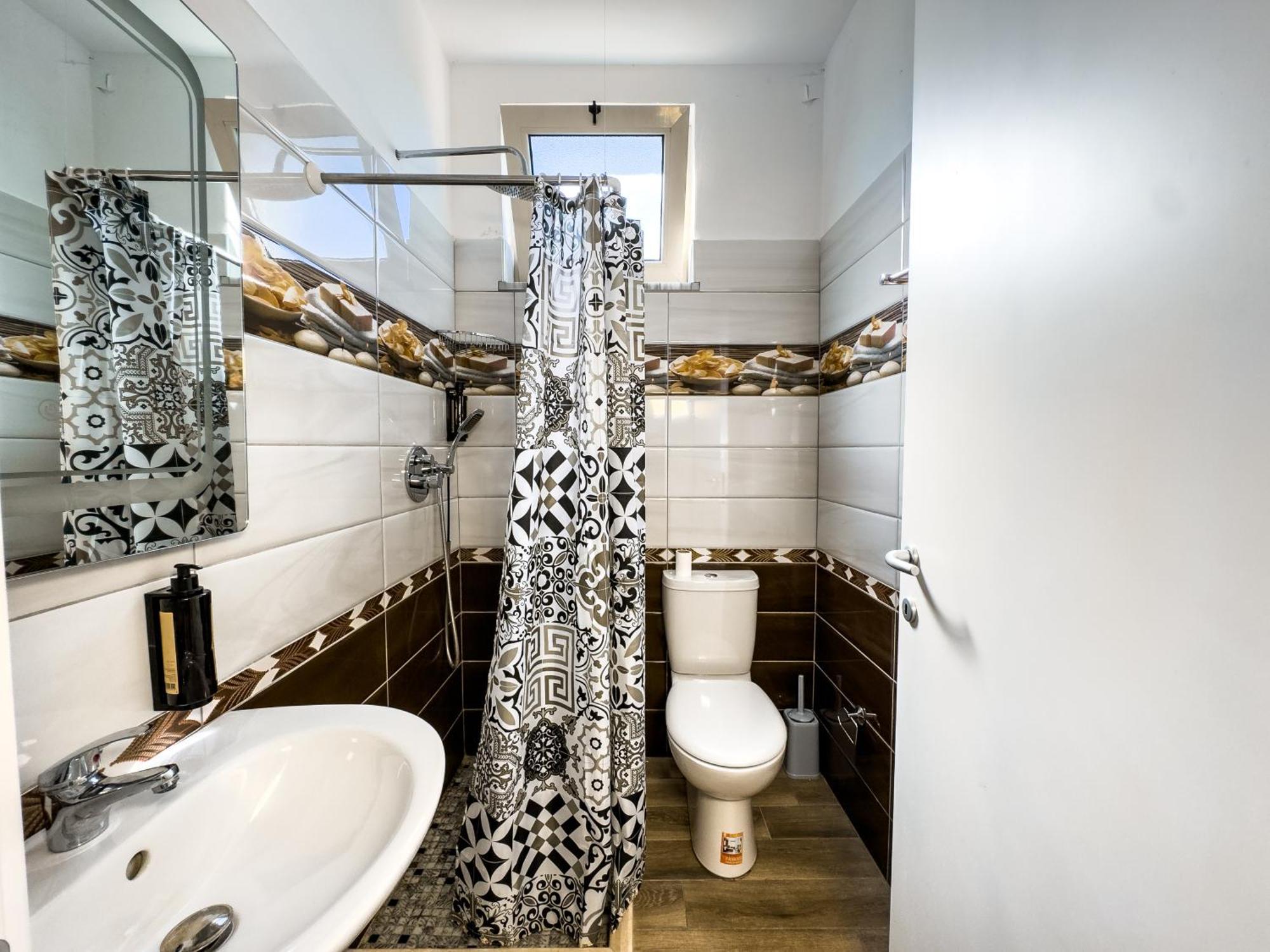 Shkodra Budget Hotel Værelse billede